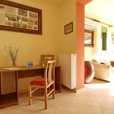 וילה Kato Sleeps 6