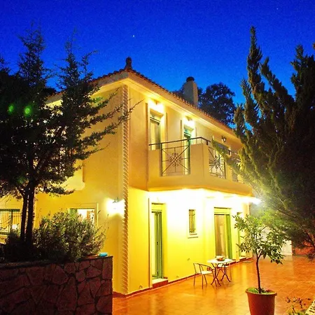 וילה Kato Sleeps 6 קאטליוס
